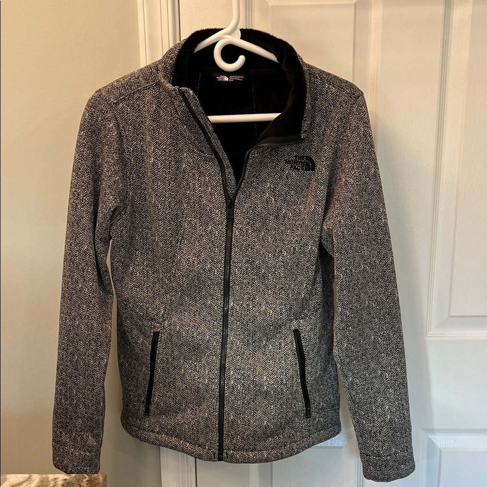 The North Face Women's black/white fleece lined  Jacket